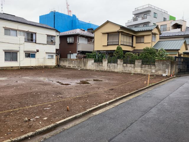 万年塀・コンクリートブロック塀撤去工事(東京都杉並区高円寺北)中の様子です。